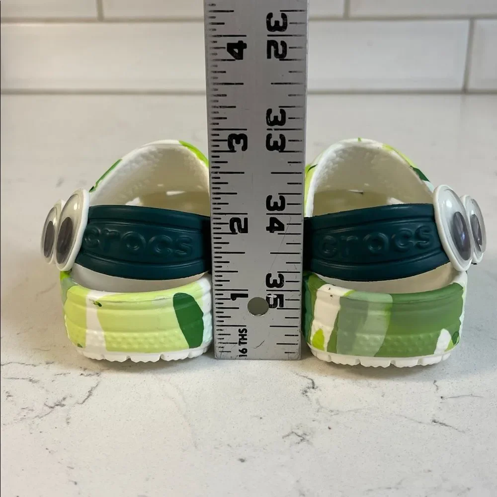 KIDS' CROCS TODDLER CLASSIC GLOW SLIME MONSTER CLOG Size 4 C